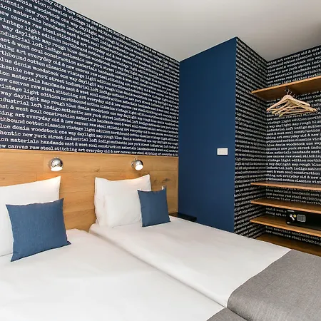 Roombach Hotel Budapest Center-2